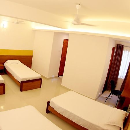 Hotel Roopmahal Thiruvananthapuram Esterno foto