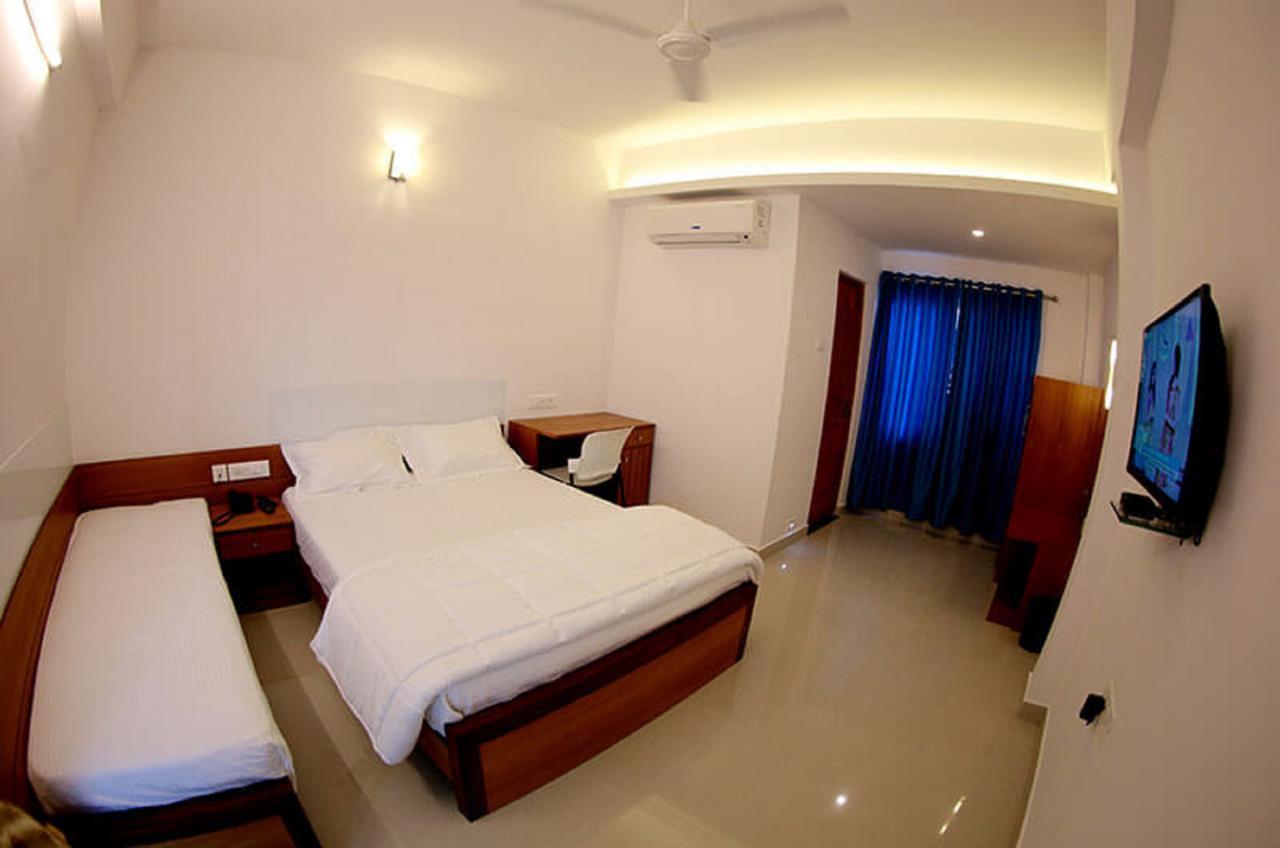 Hotel Roopmahal Thiruvananthapuram Esterno foto