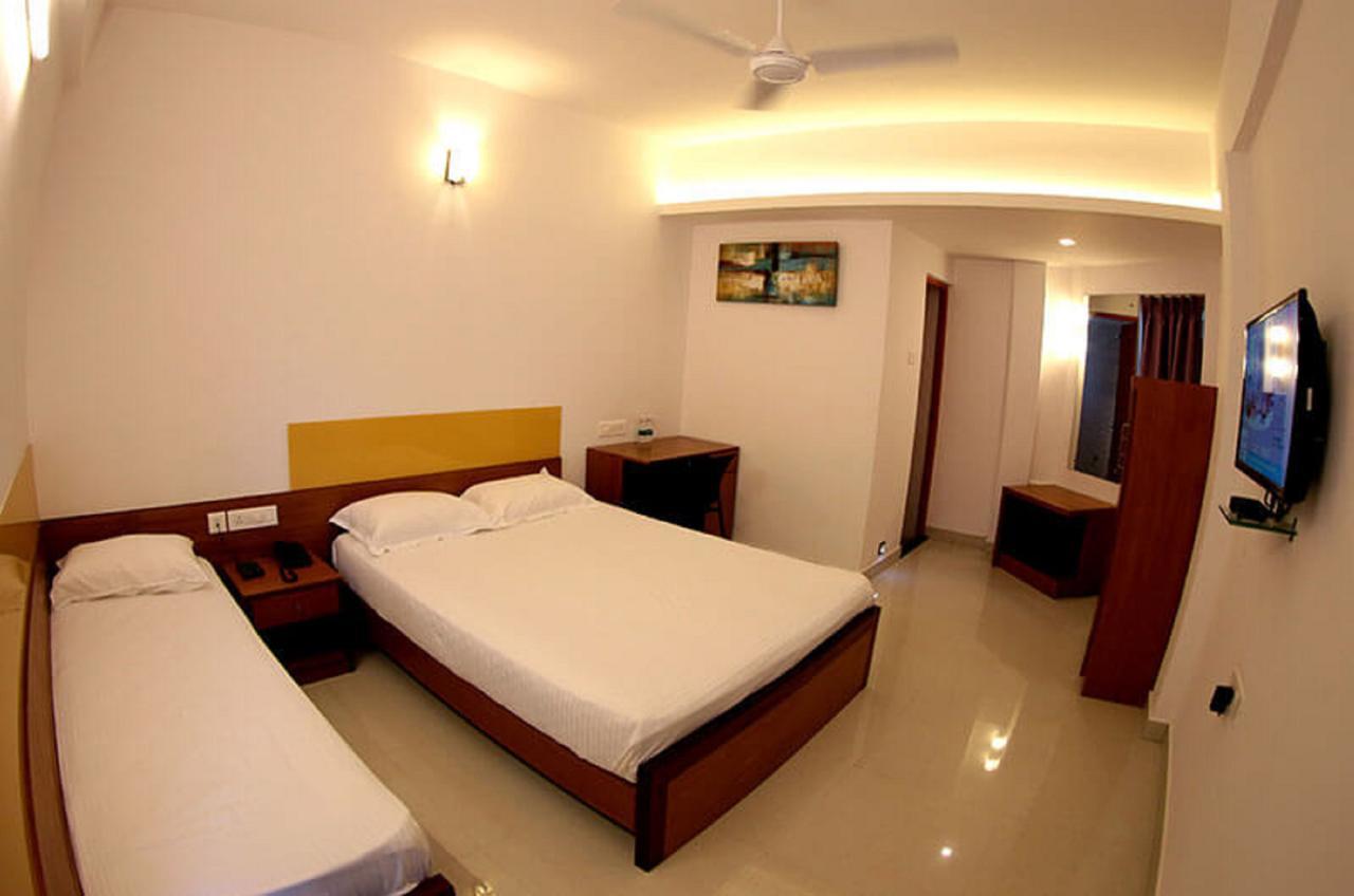 Hotel Roopmahal Thiruvananthapuram Esterno foto