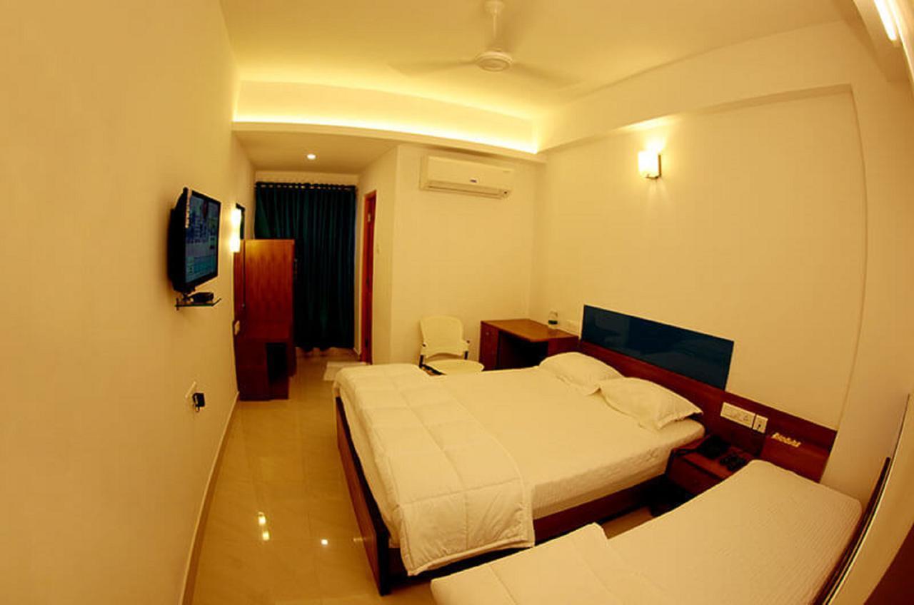 Hotel Roopmahal Thiruvananthapuram Esterno foto