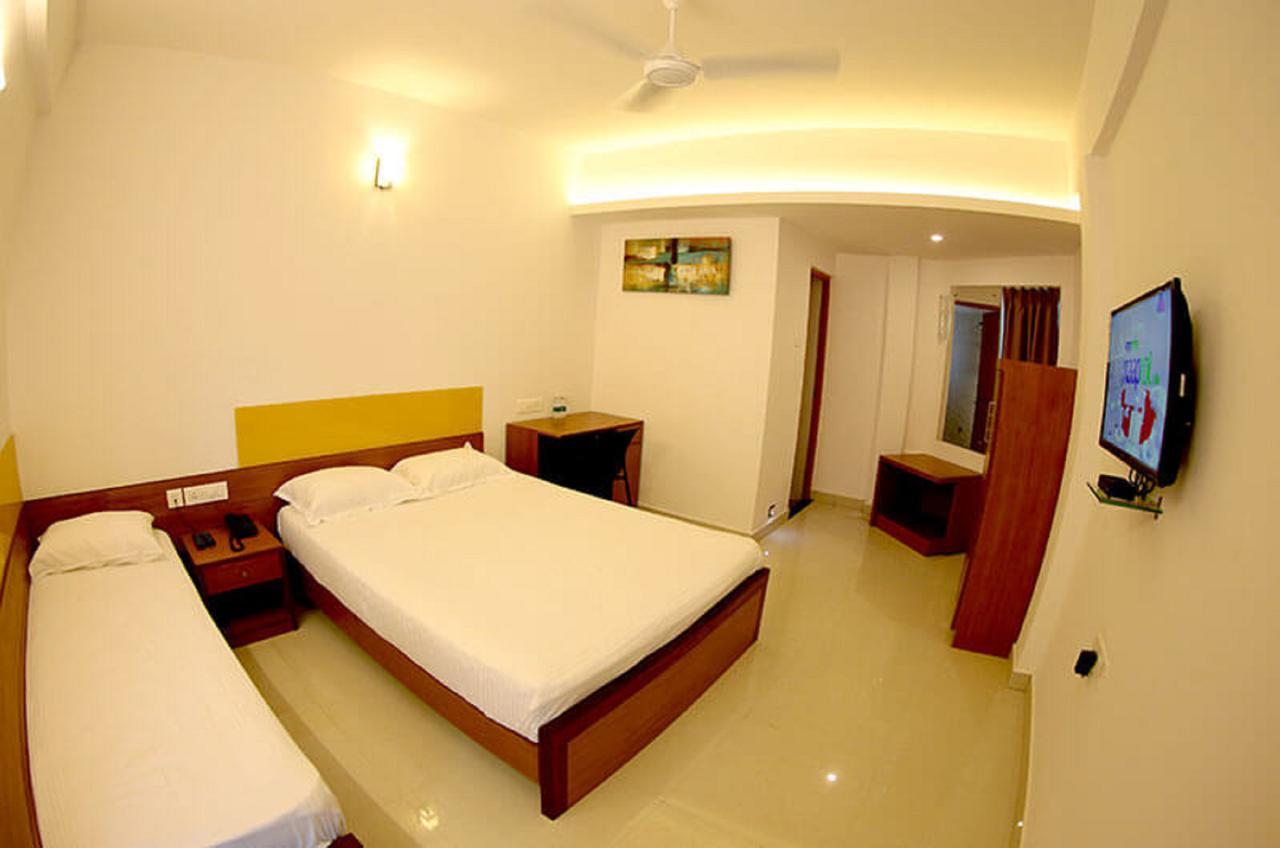 Hotel Roopmahal Thiruvananthapuram Esterno foto