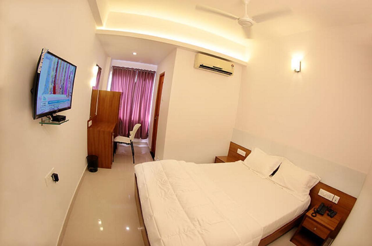 Hotel Roopmahal Thiruvananthapuram Esterno foto